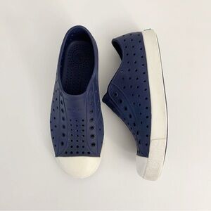 NATIVE “Jefferson” Unisex Kid's Navy Blue Shoes ~ J2